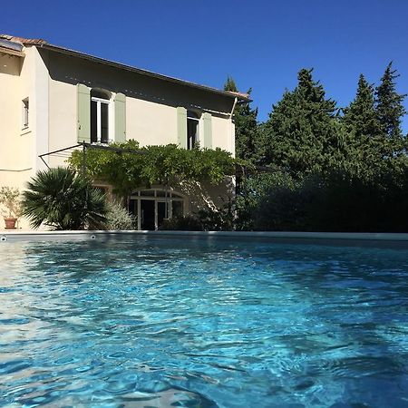 Mas De Mariette Bed & Breakfast Noves Bagian luar foto