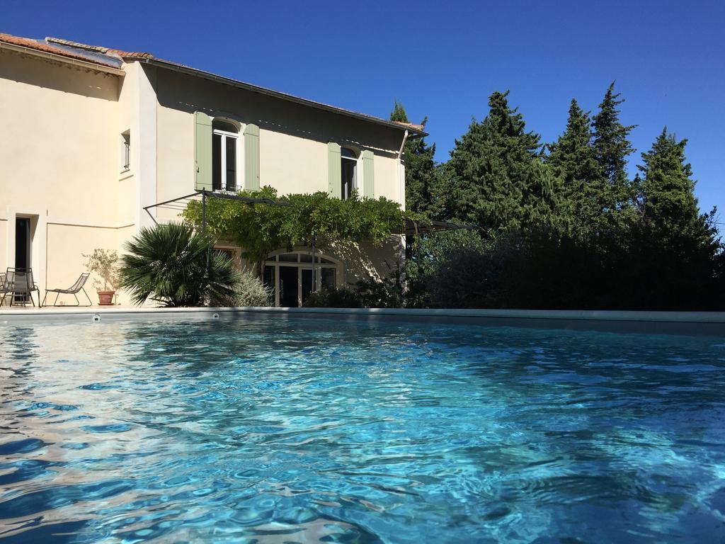 Mas De Mariette Bed & Breakfast Noves Bagian luar foto