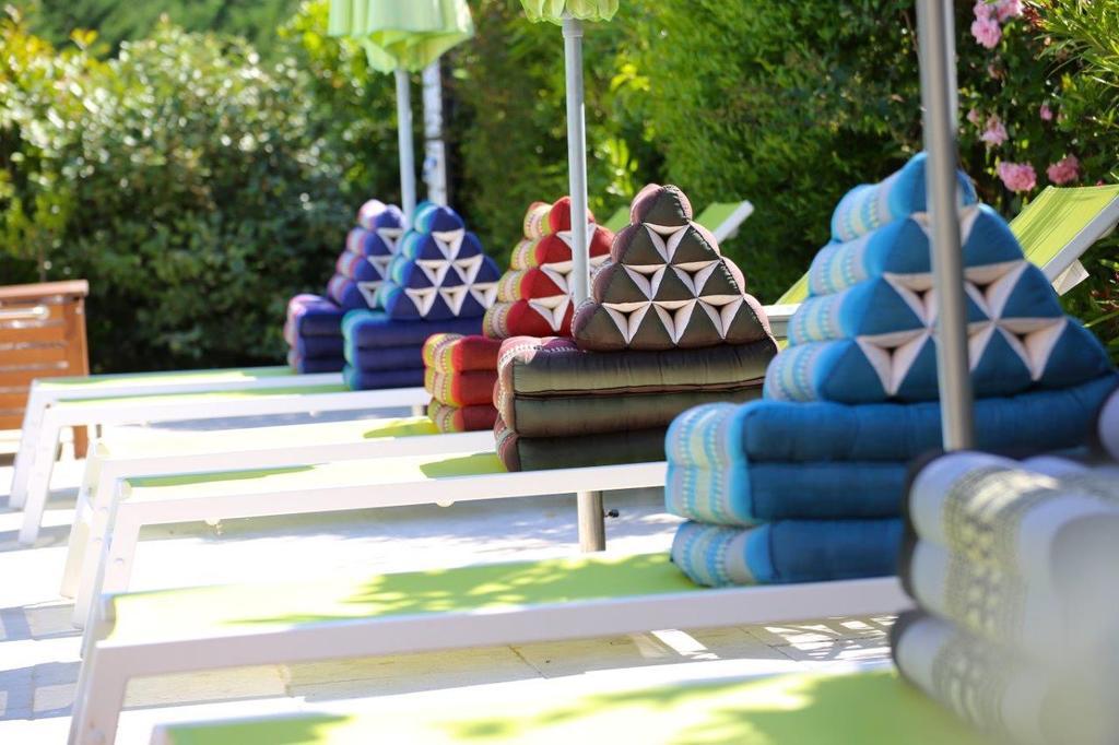 Mas De Mariette Bed & Breakfast Noves Bagian luar foto