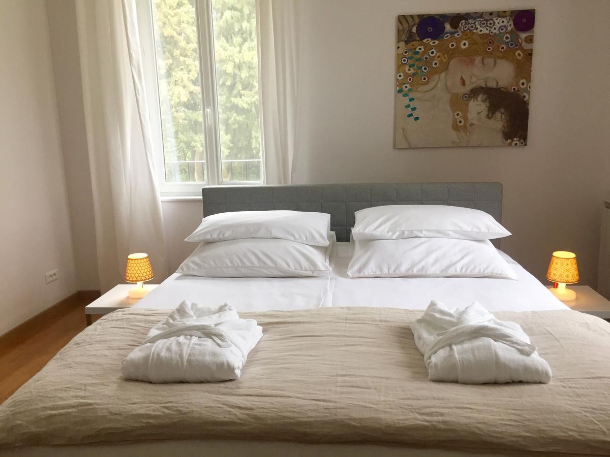 Mas De Mariette Bed & Breakfast Noves Bagian luar foto